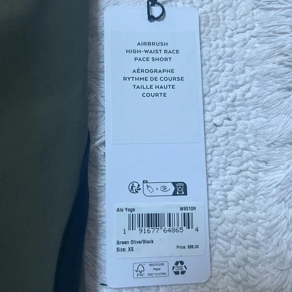 NWT Alo Yoga 4” airbrush race pace shorts - Picture 5 of 8